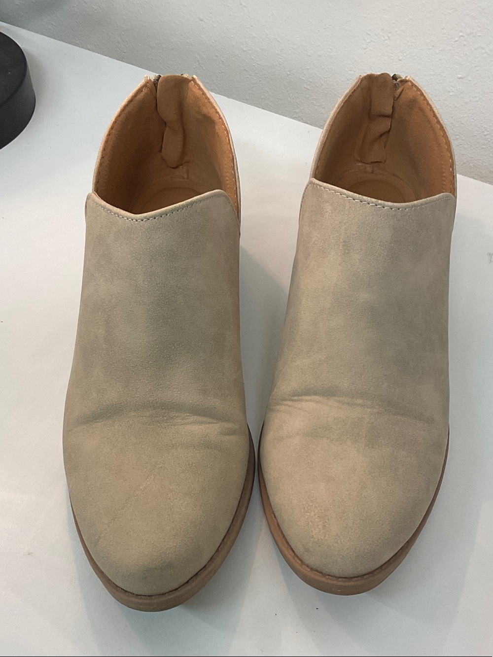 Qupid Women's Taupe/Cream Suede Mule Booties 6- 6.5
